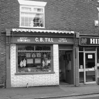 tills-hings